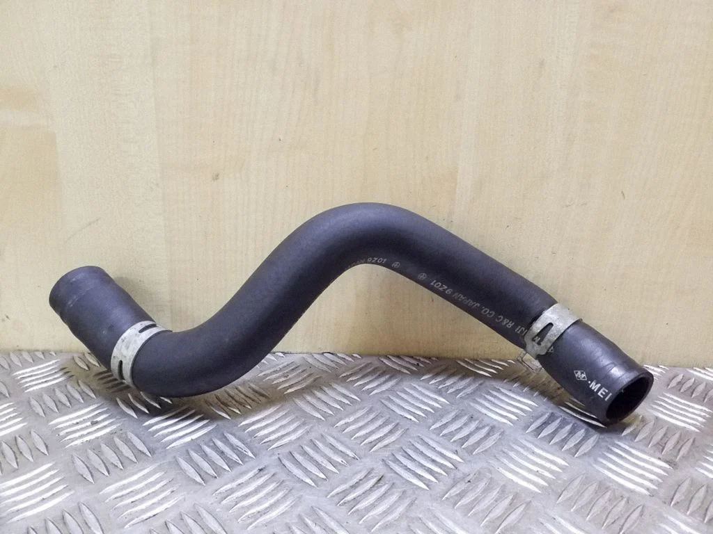 Engine coolant pipe/hose