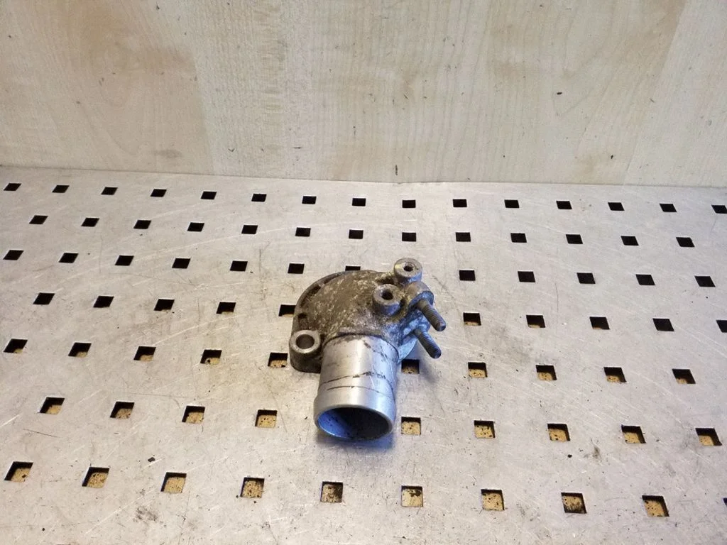 Engine coolant pipe/hose