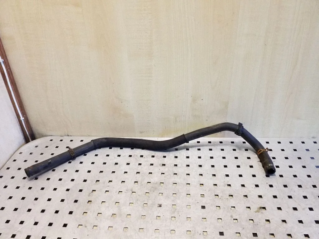 Engine coolant pipe/hose 8200413827 – Renault Trafic II (X83) (2001-2014)