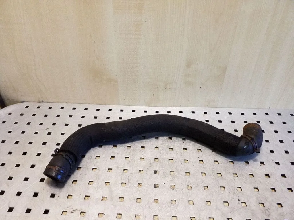Engine coolant pipe/hose – Renault Trafic II (X83) (2001-2014)