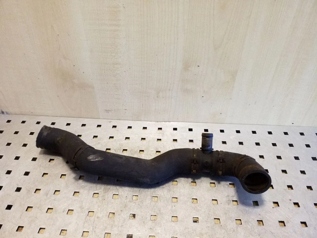 Engine coolant pipe/hose – Renault Trafic II (X83) (2001-2014)