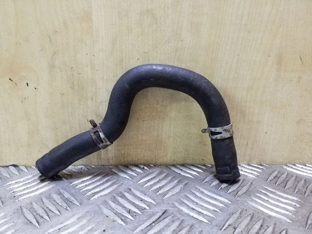 Engine coolant pipe/hose