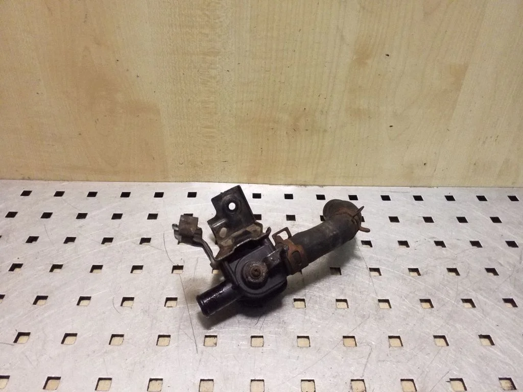 Engine coolant pipe/hose