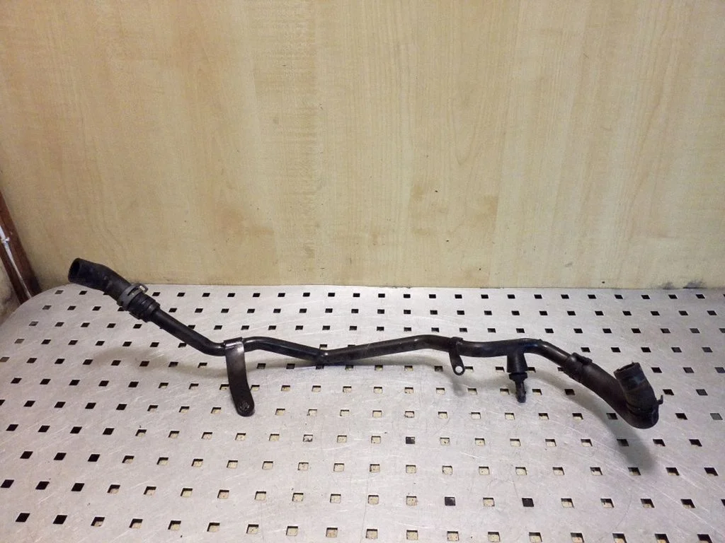 Engine coolant pipe/hose