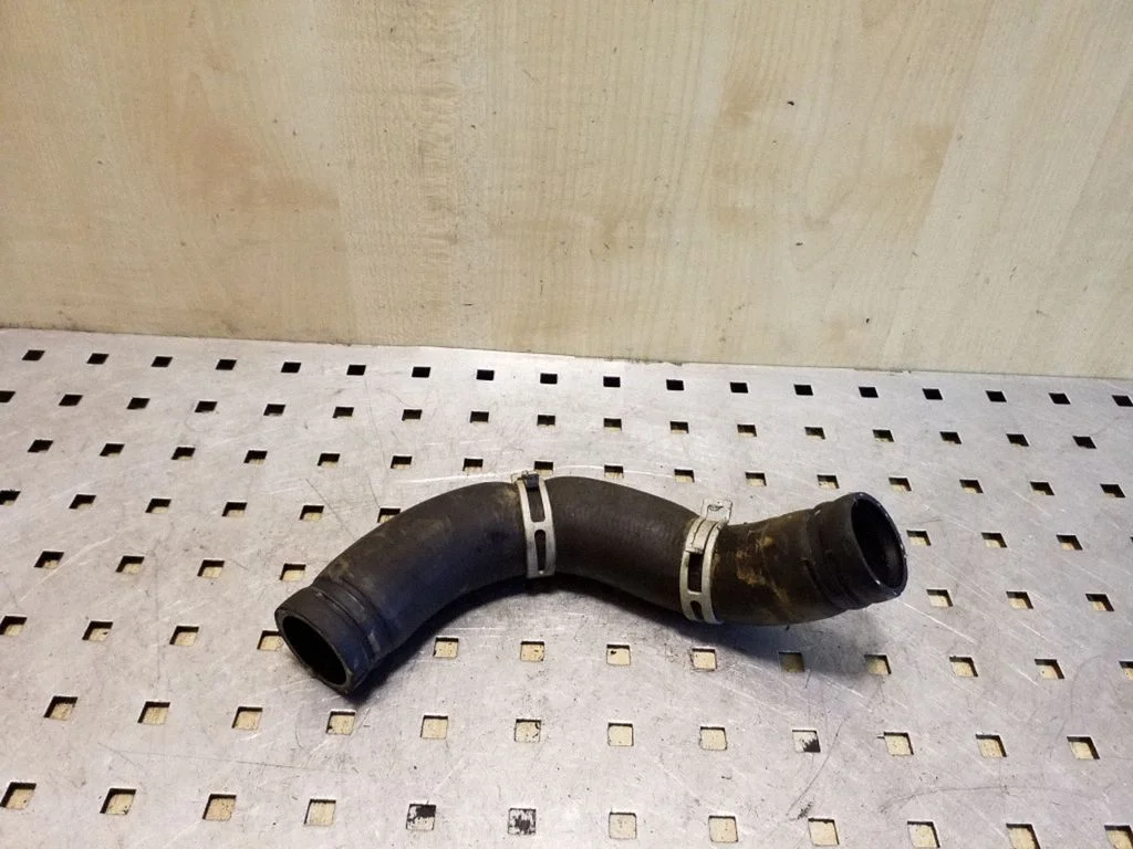 Engine coolant pipe/hose – Ford Focus (2010-2017)