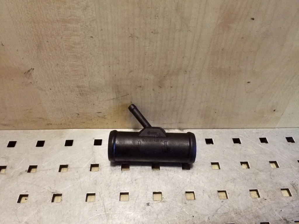 Engine coolant pipe/hose 1C0121438A