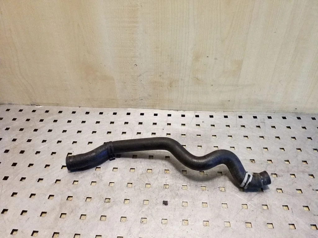 Engine coolant pipe/hose – BMW 5 Series E60 E61 (2004-2010)