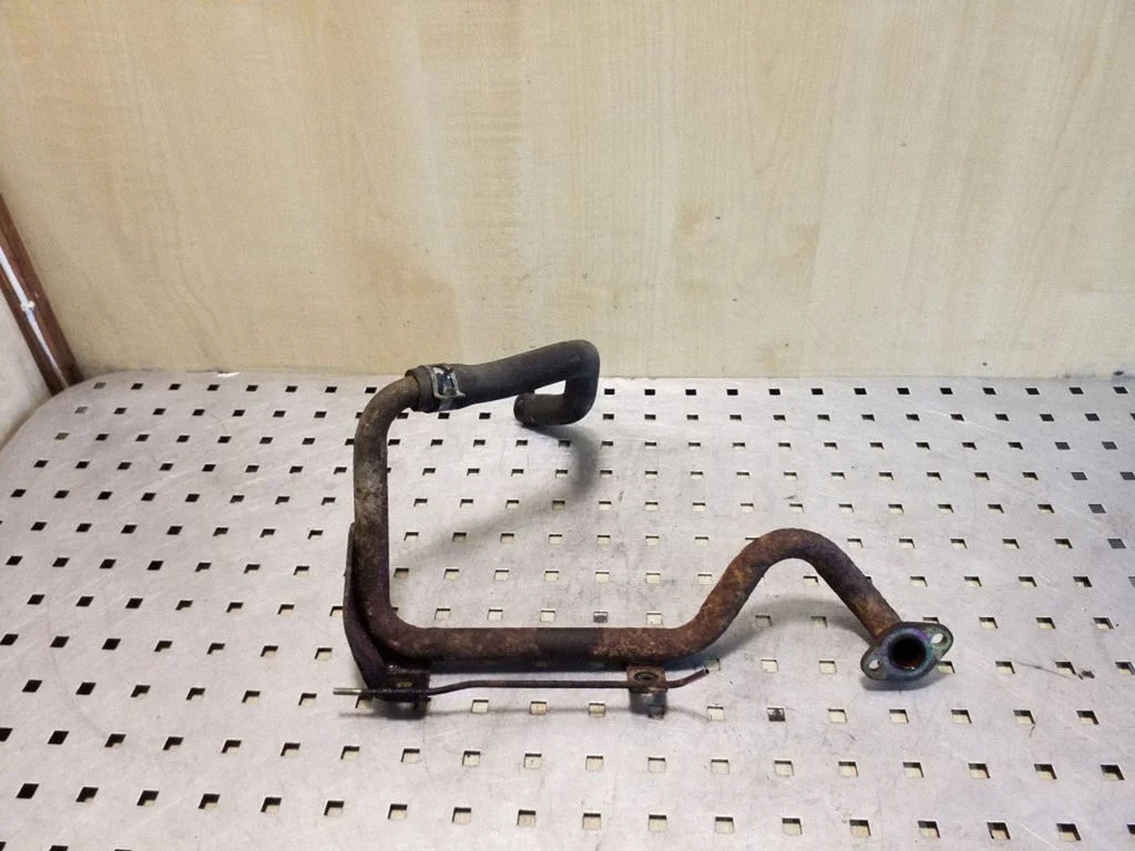 Engine coolant pipe/hose