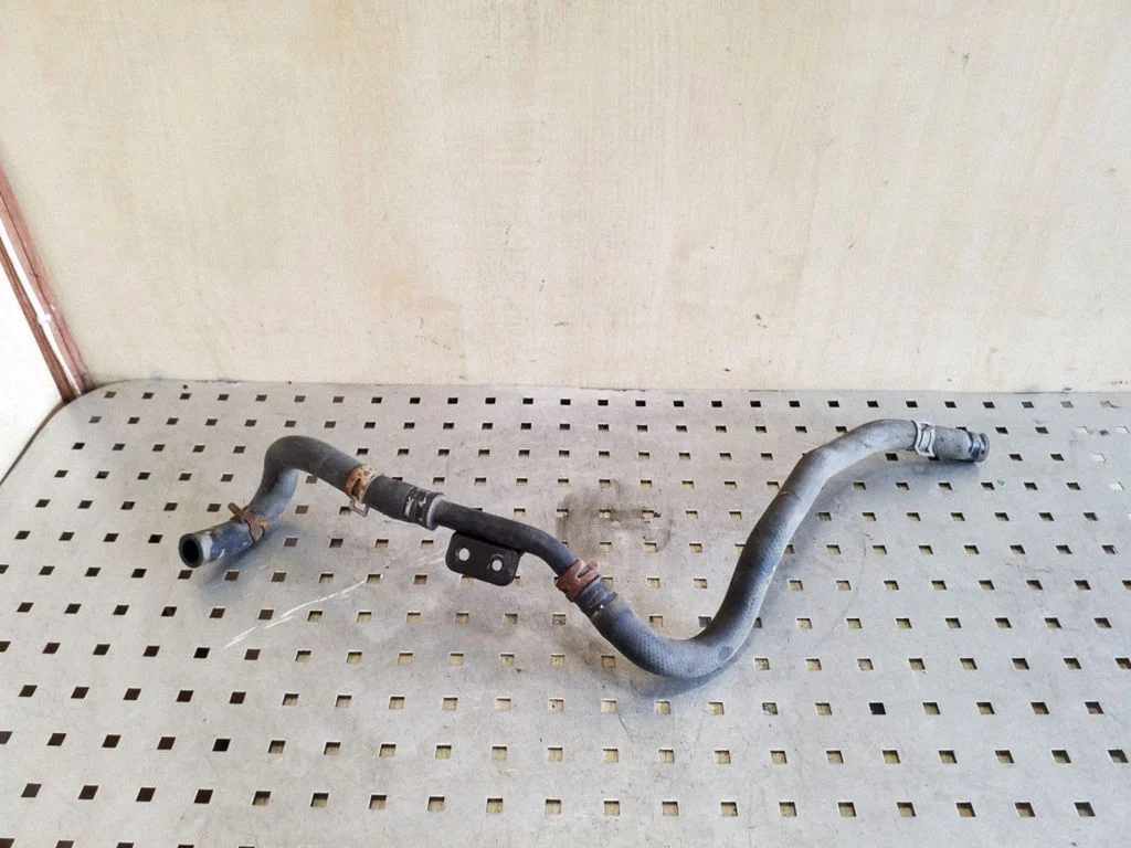 Engine coolant pipe/hose