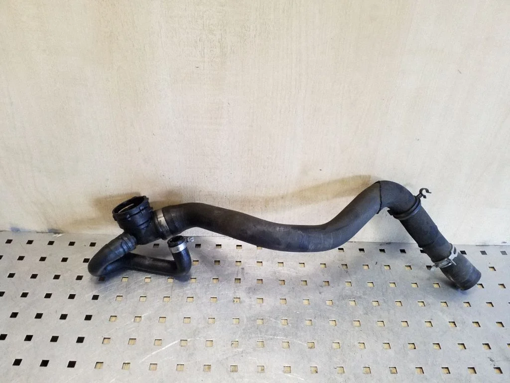 Engine coolant pipe/hose – Ford Focus (2010-2017)