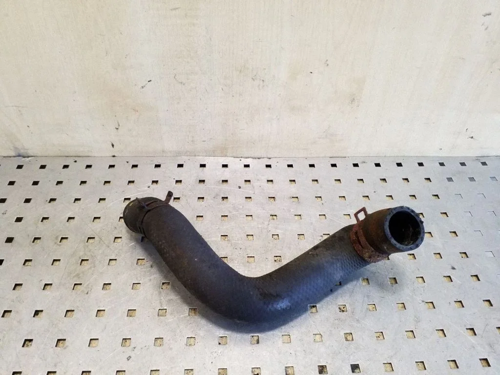 Engine coolant pipe/hose – Toyota Avensis T250 (2003-2006)