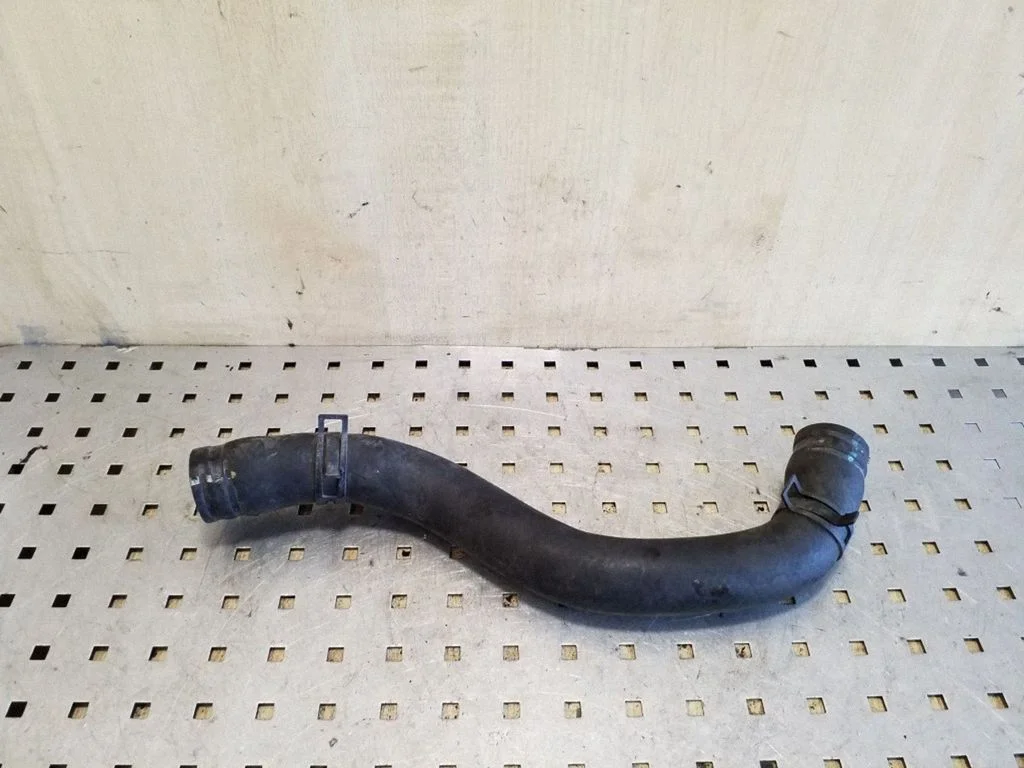 Engine coolant pipe/hose – Toyota Avensis T250 (2003-2006)