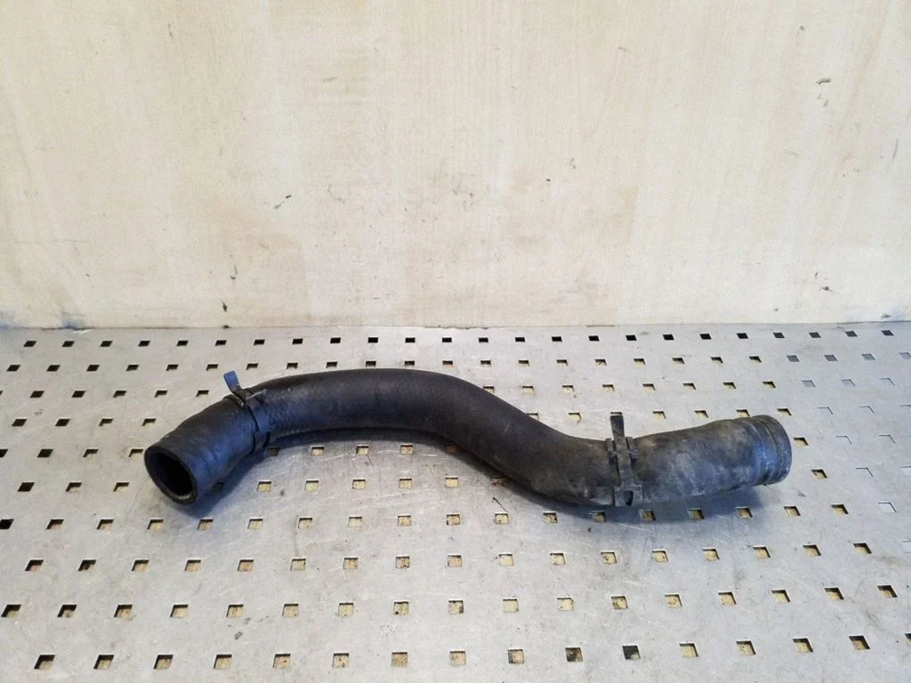 Engine coolant pipe/hose – Toyota Avensis T250 (2003-2006)