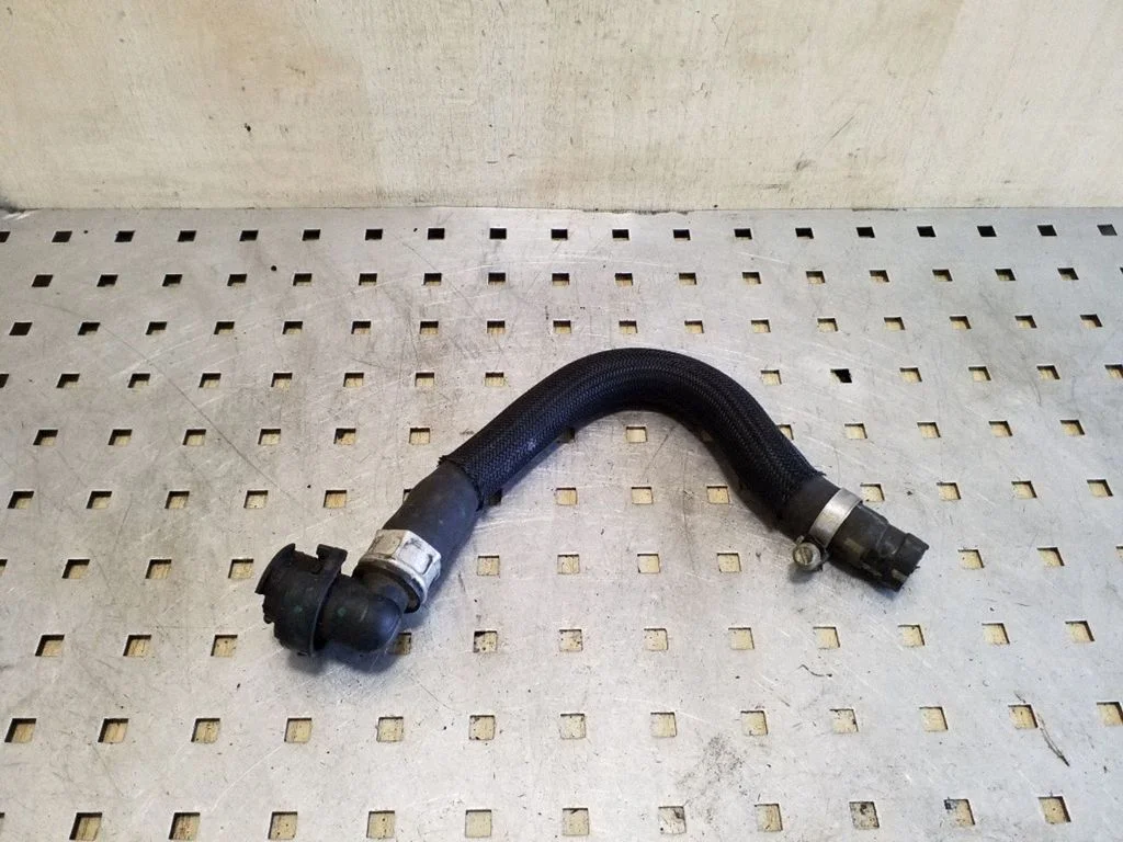 Engine coolant pipe/hose