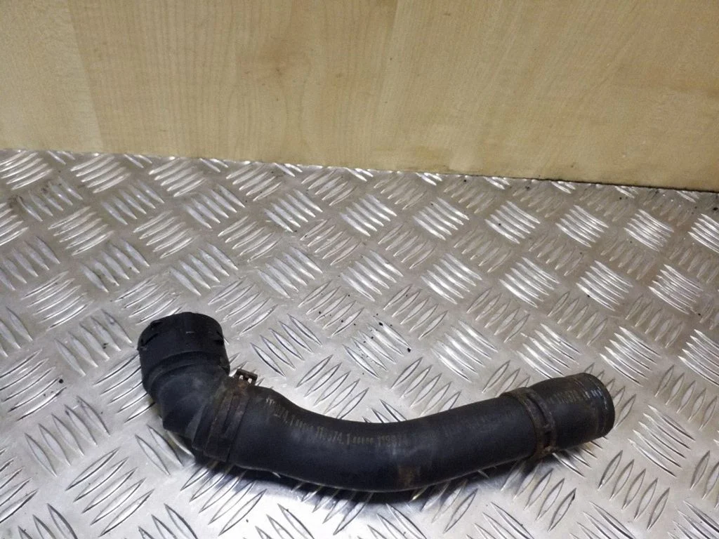 Mootori jahutusvedeliku toru / voolik