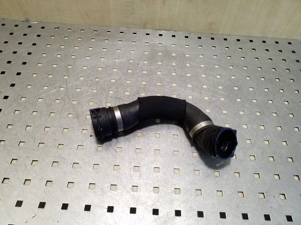 Engine coolant pipe/hose 1436077