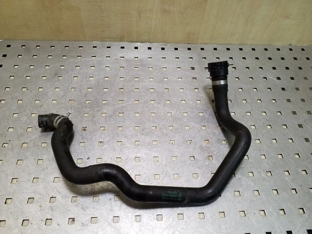 Engine coolant pipe/hose 64219224372