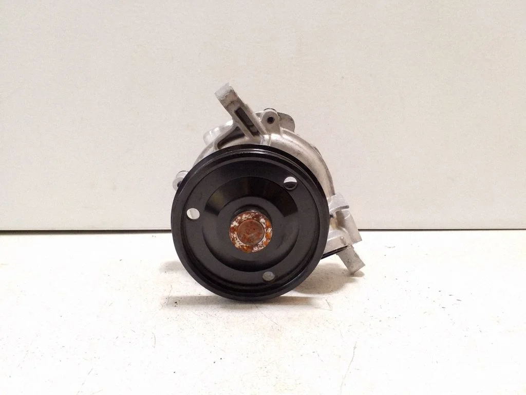 Water pump 32382367