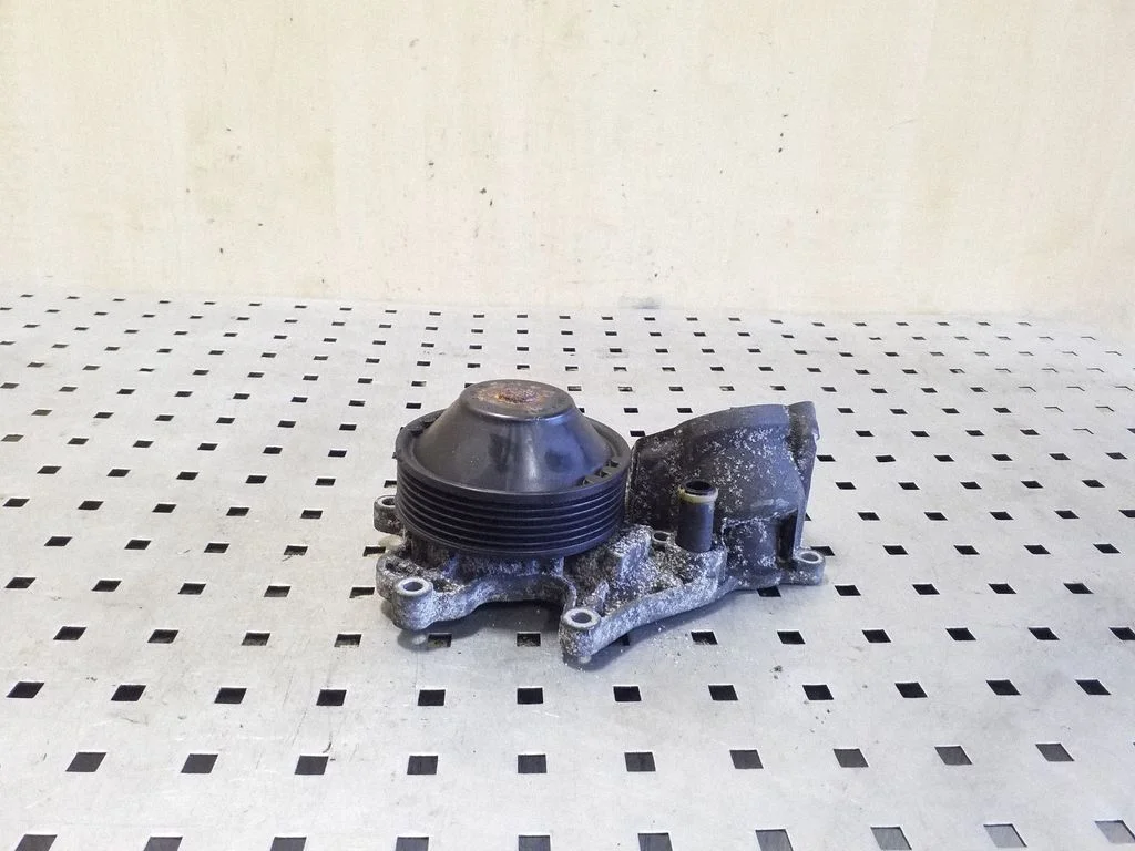 Water pump 781083302