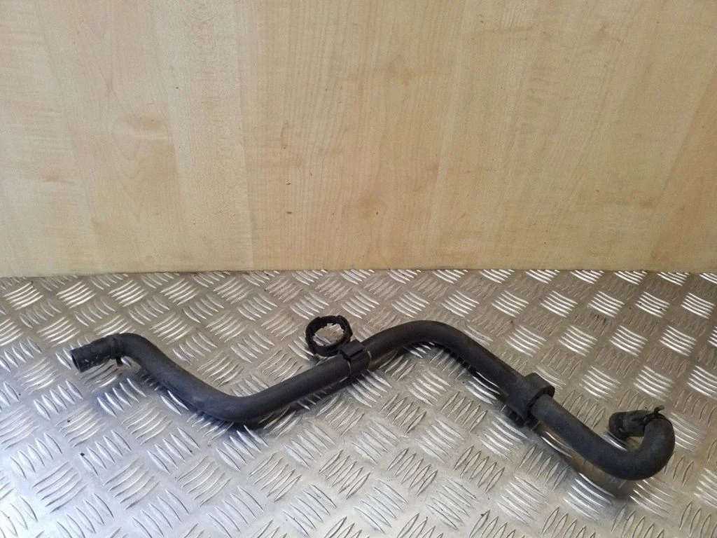 Engine coolant pipe/hose