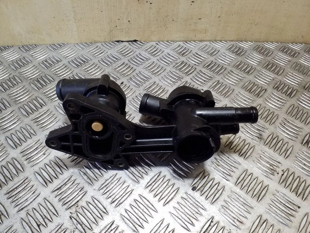 Thermostat/thermostat housing 03C121026S