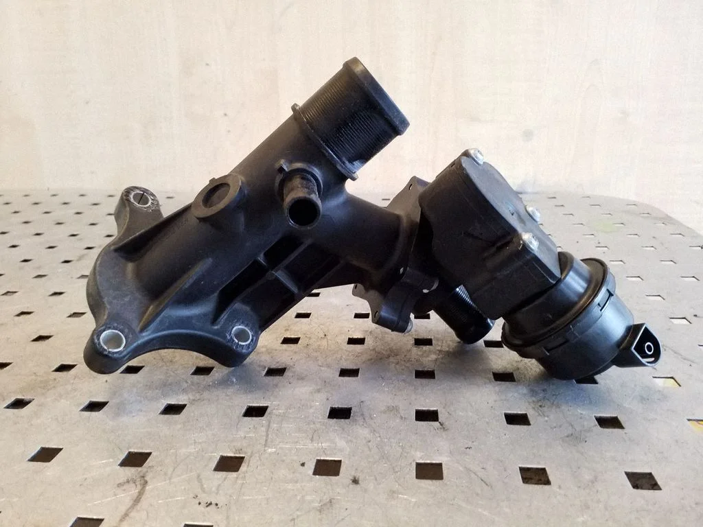 Thermostat/thermostat housing – Nissan X-Trail T32 (2014-2021)