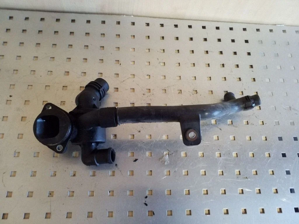 Thermostat/thermostat housing 03L121065K