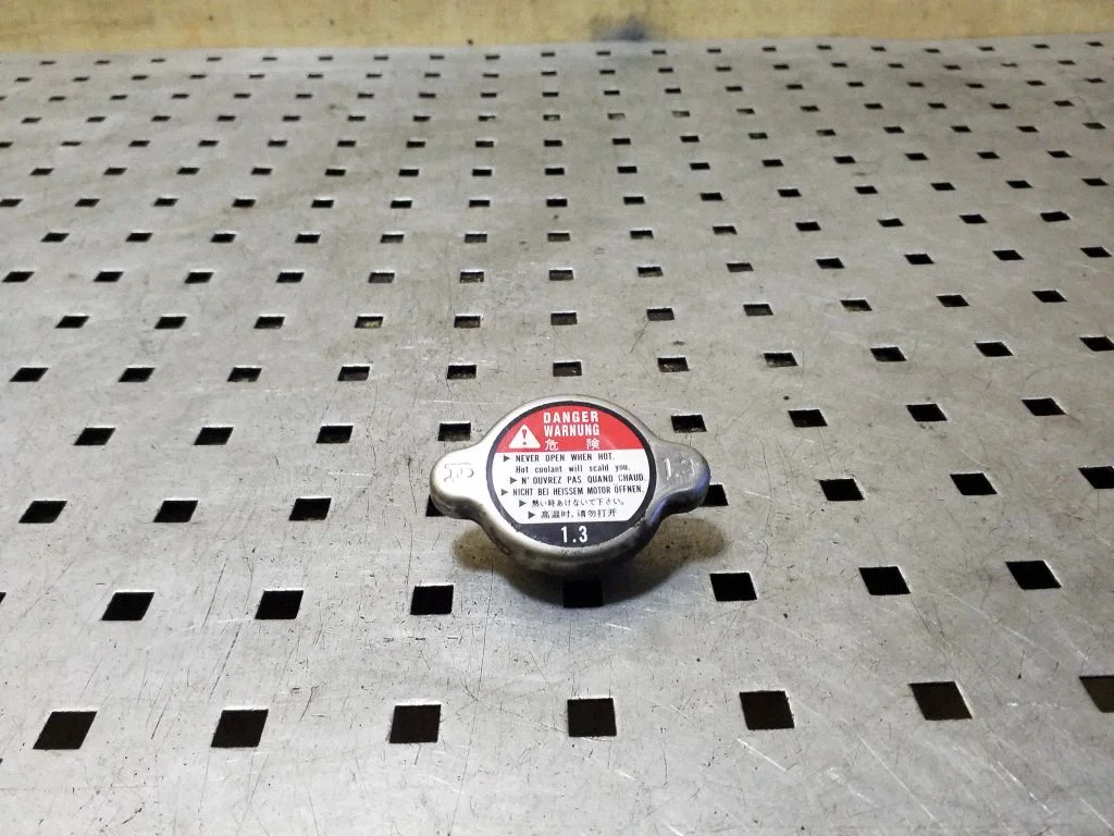 Coolant expansion tank/reservoir cap