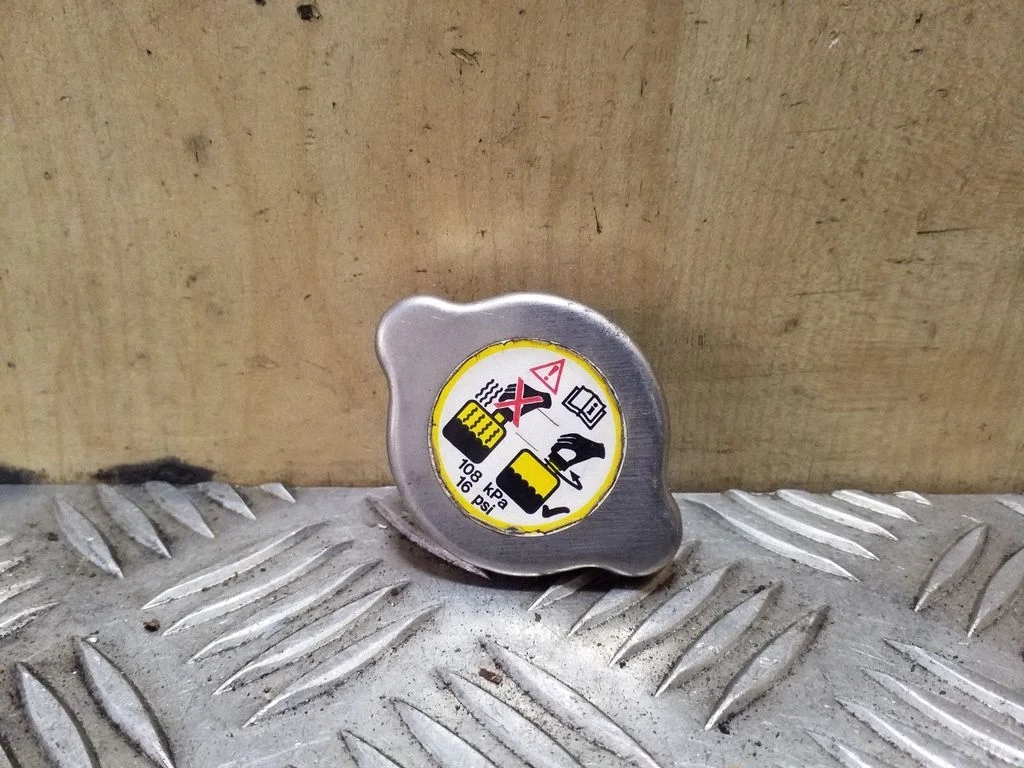 Coolant expansion tank/reservoir cap