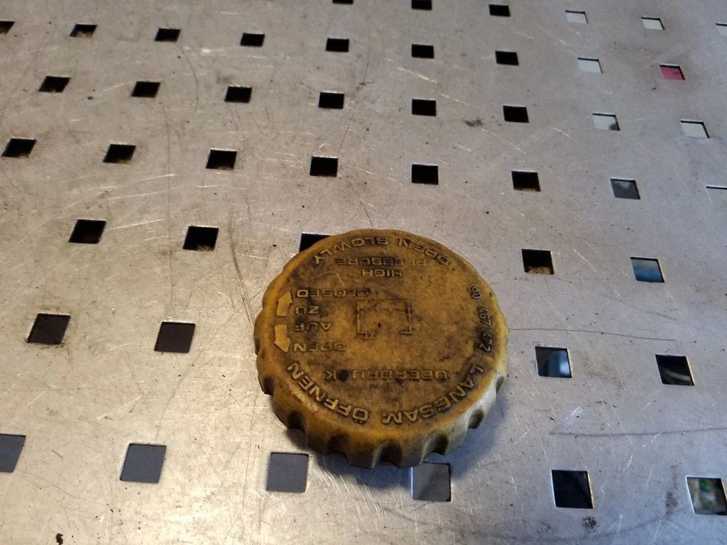 Coolant expansion tank/reservoir cap 0720838