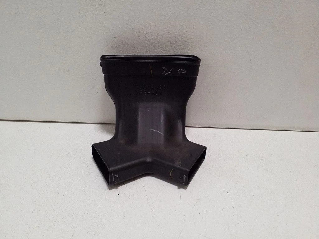 Cabin air duct channel 7830A496
