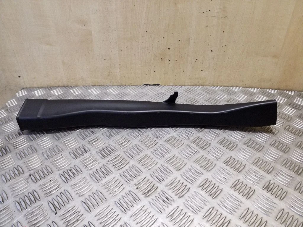 Cabin air duct channel 7P0819801