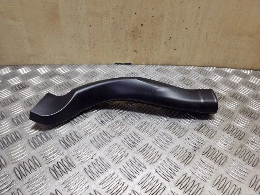 Cabin air duct channel 31404942