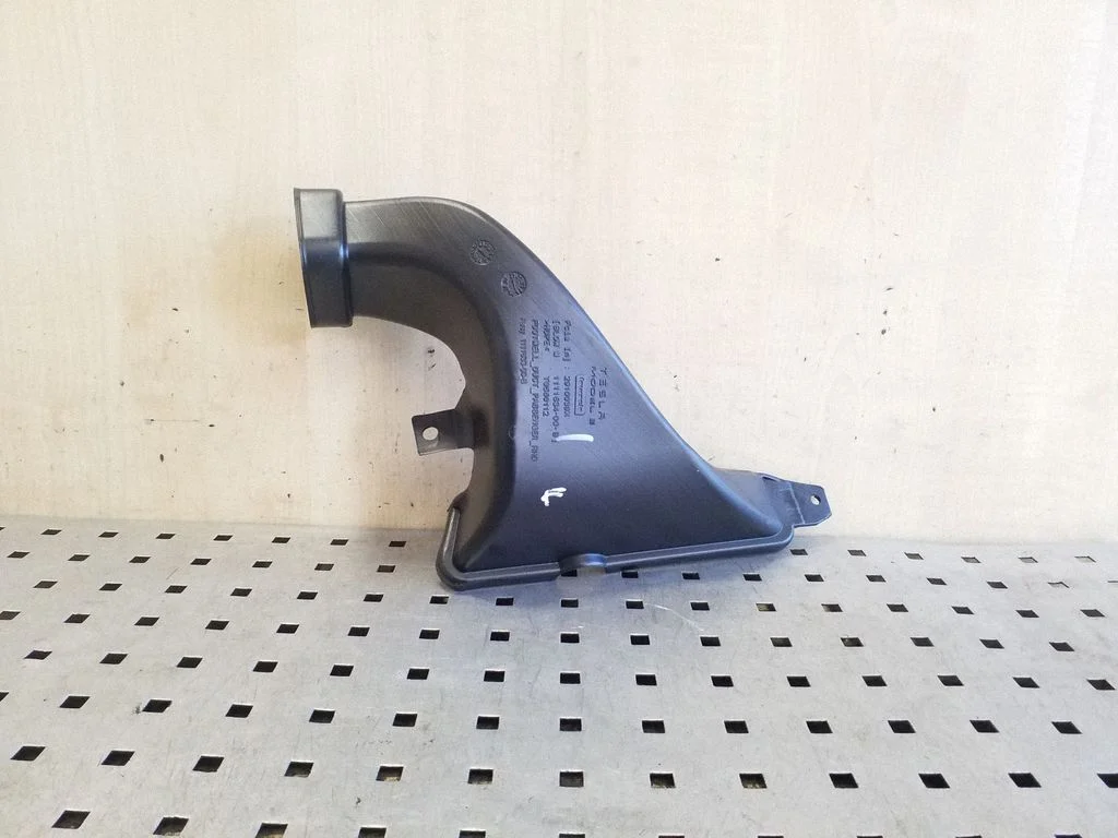 Kanały nawiewu kabiny 111163400B – Tesla Model Y (2020-)