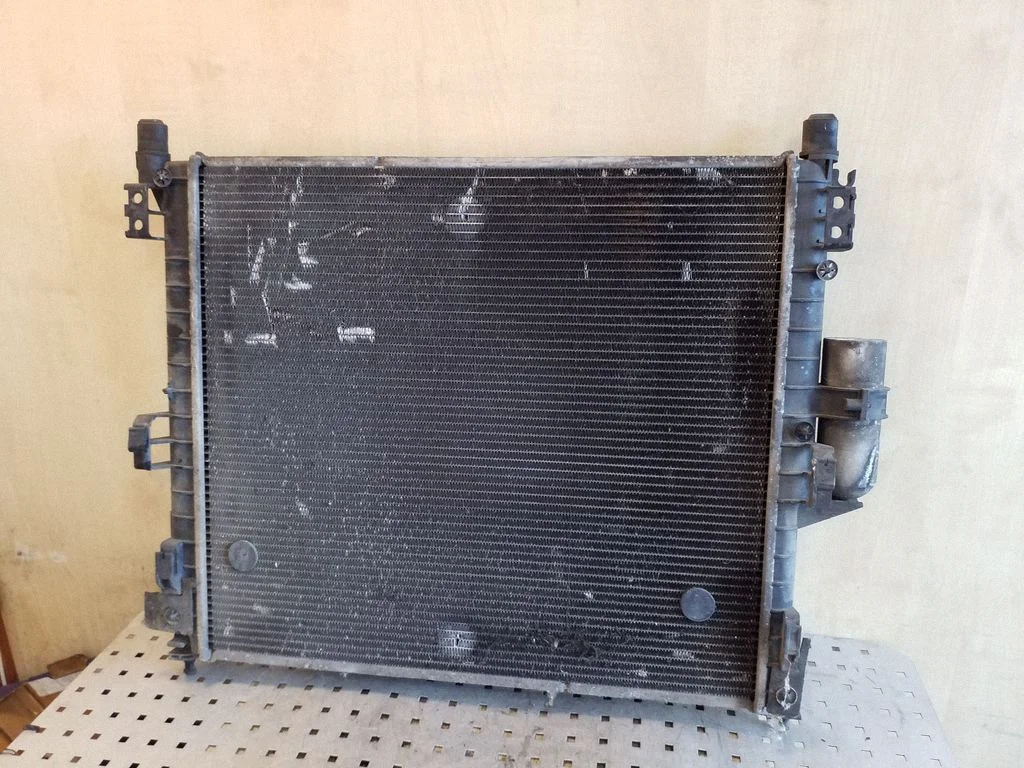 Jahutusvedeliku radiaator 1005583