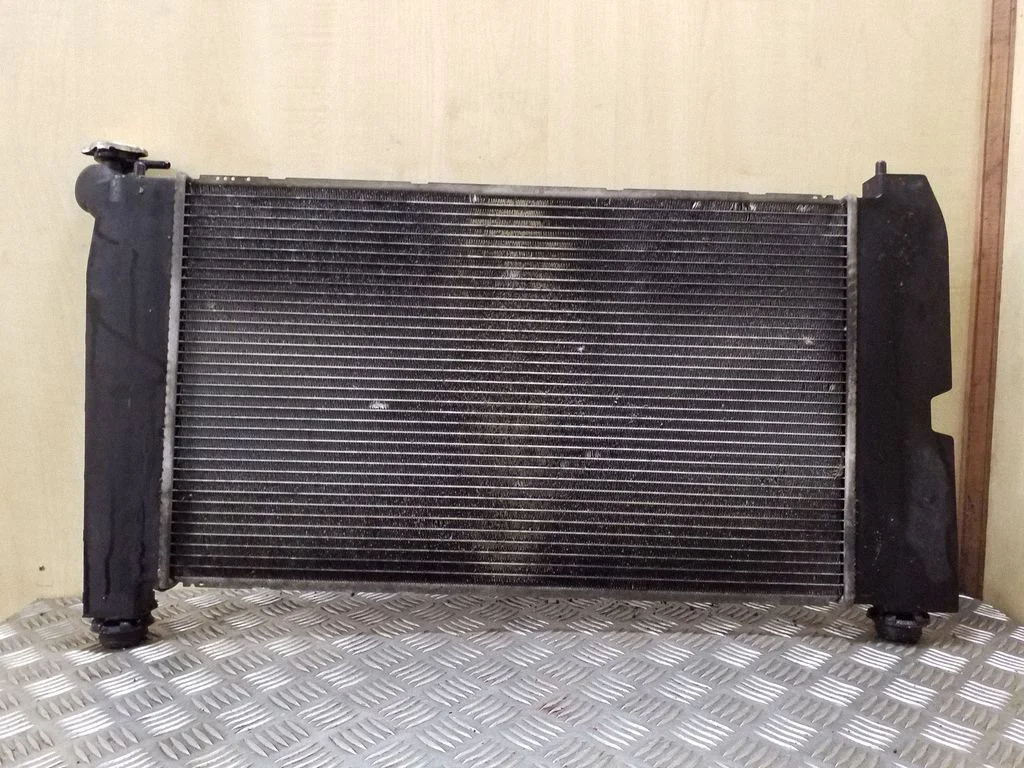 Jahutusvedeliku radiaator – Toyota Corolla Verso AR10 (2004-2009)