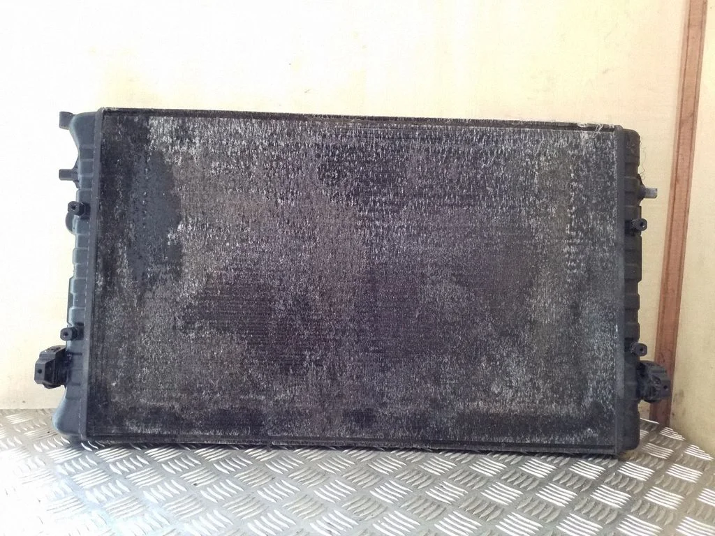 Coolant radiator 1J0121253Q