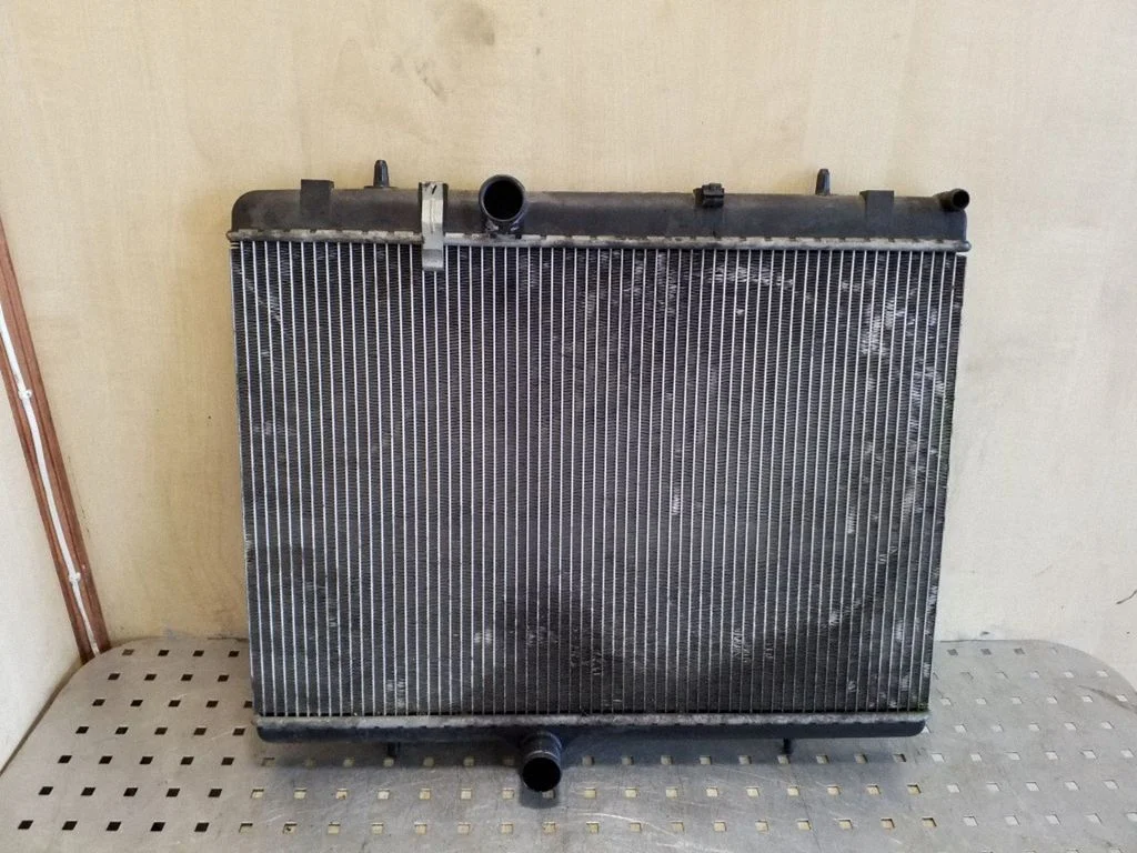 Jahutusvedeliku radiaator 9646577680