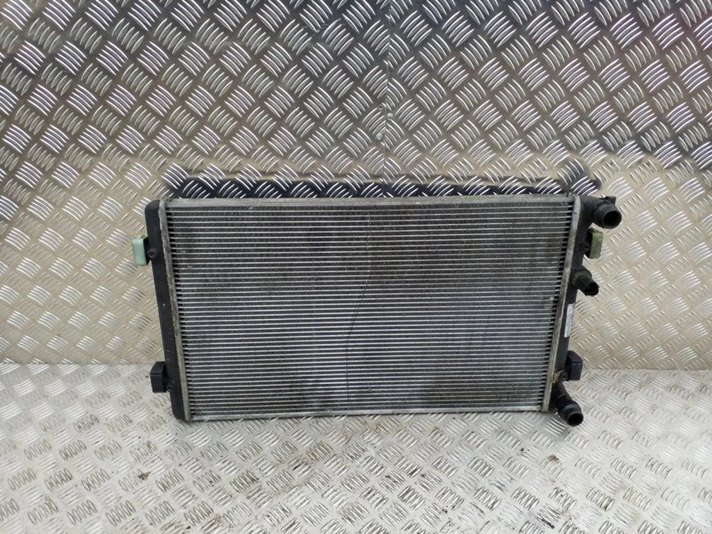 Coolant radiator – Volkswagen Golf IV (1998-2005)