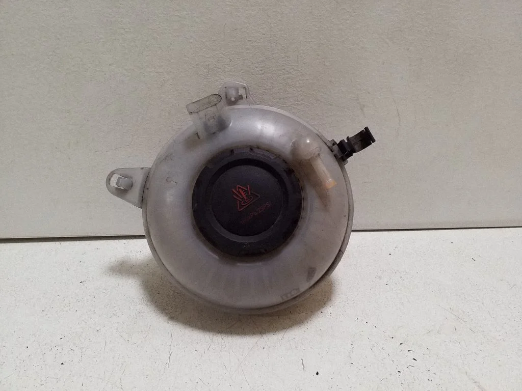 Coolant expansion tank/reservoir 5Q0121407F