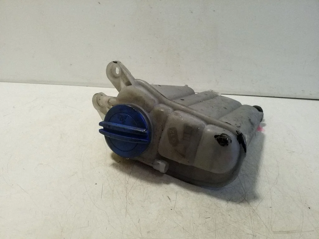 Coolant expansion tank/reservoir 8K0121403Q