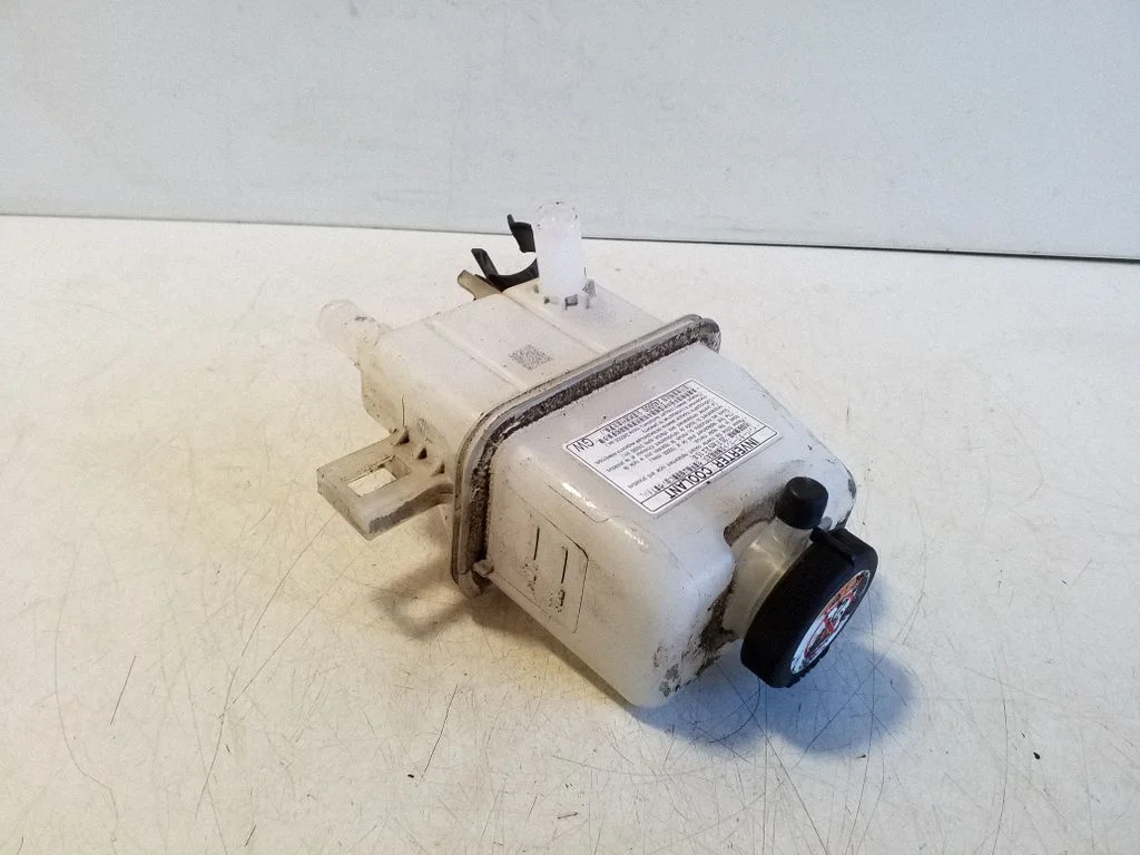 Coolant expansion tank/reservoir
