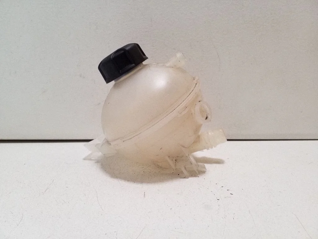 Coolant expansion tank/reservoir 9678125880 – Citroen C5 Aircross (2017-2024)