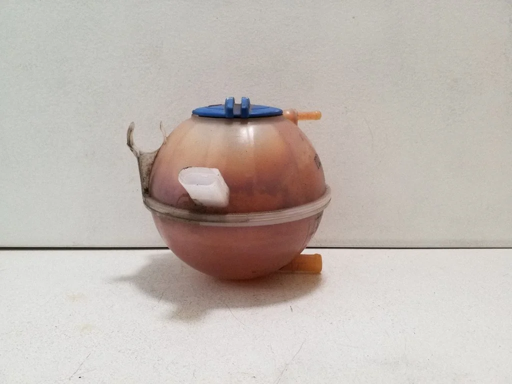 Coolant expansion tank/reservoir 1K0121407A