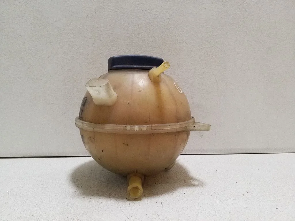 Coolant expansion tank/reservoir 1J0121403A