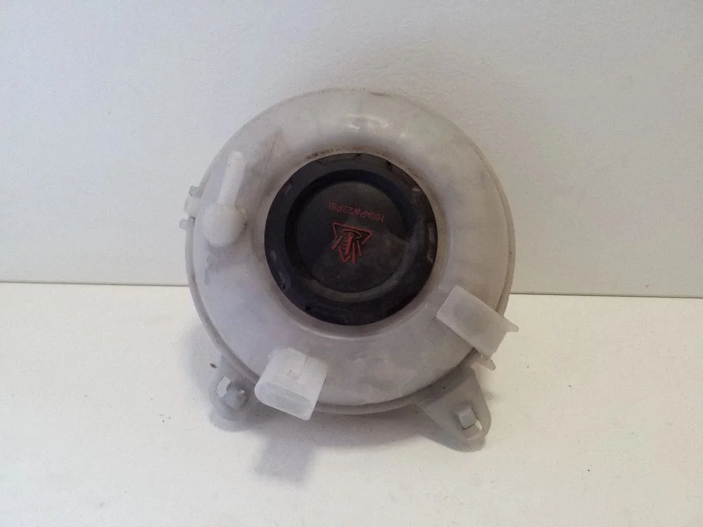 Coolant expansion tank/reservoir 5Q0121407M