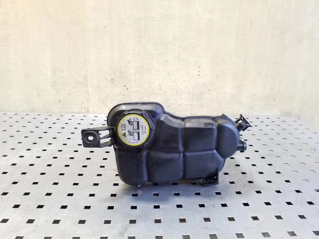 Coolant expansion tank/reservoir 6G918K218CD