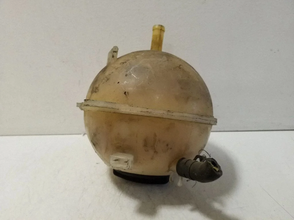 Coolant expansion tank/reservoir 701121407B