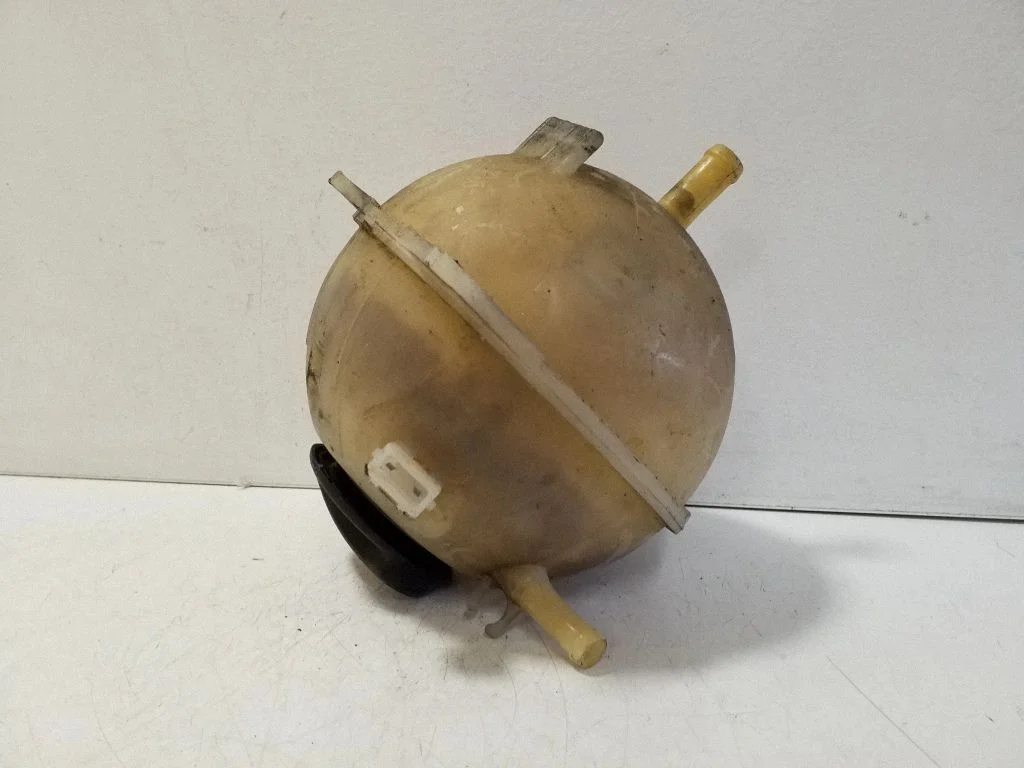 Coolant expansion tank/reservoir 701121407B
