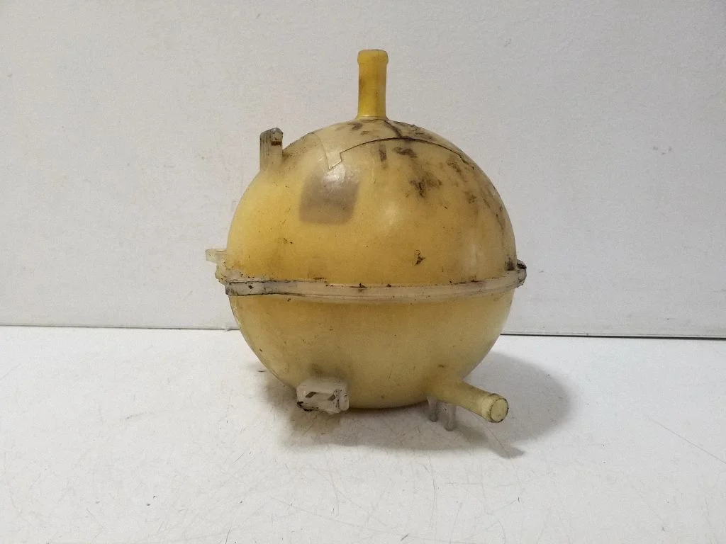 Coolant expansion tank/reservoir 701121407B